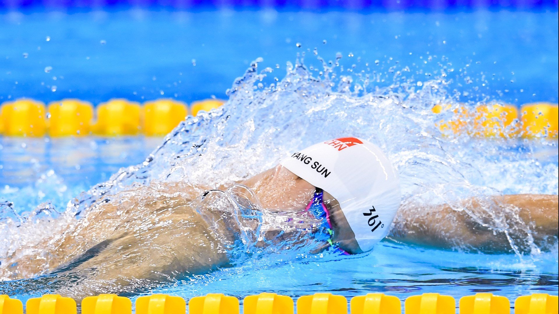 积极推动校园篮球创新计划,提升青少年的竞争意识和团队合作能力