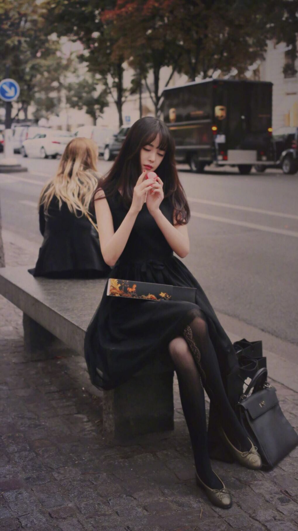 fb体育注册网址-青少年水中足球大赛，趣味互动造就精彩瞬间，水中踢球少年